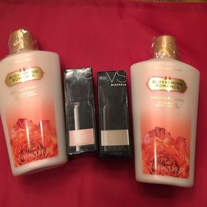 @heatherlarae22     Bundle total $28.00