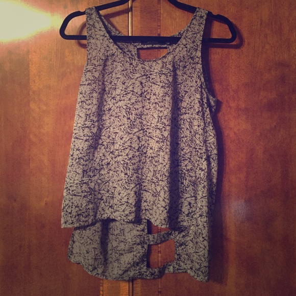 Cut out grey top