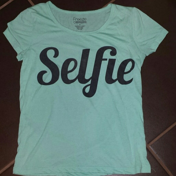 Mint graphic "Selfie" tshirt