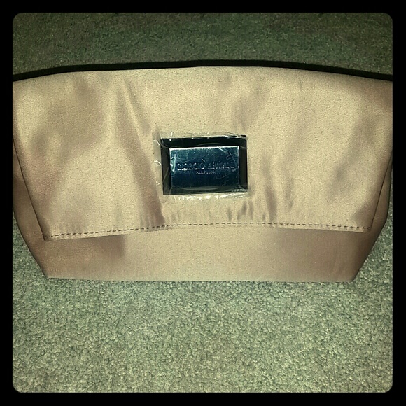 Giorgio Armani clutch - Picture 1 of 3