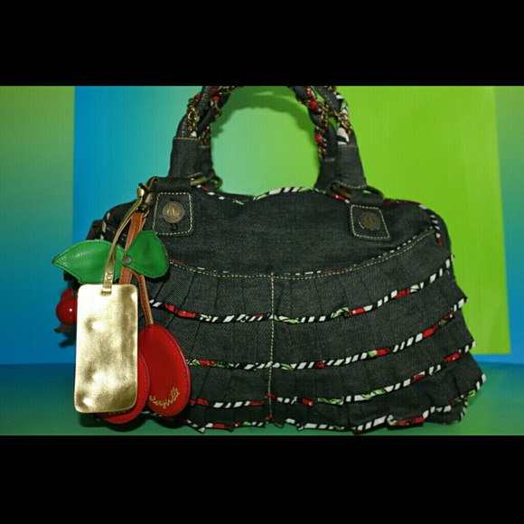 ???? SUPER CUTE BETSEY JOHNSON DEMIN PURSE??????