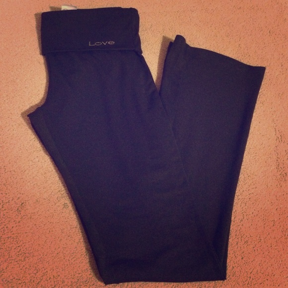 Soft yoga pant Large. Fits a lil small.NWOT!