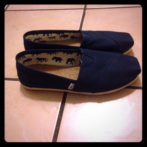 Toms