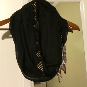 Black with Gold Detailing Circle Scarf