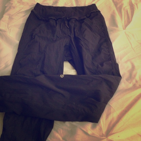 Lulu wind break material purple capris!