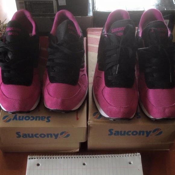 Saucony black razz.