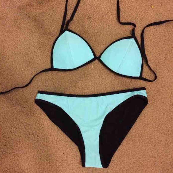 NWOT triangl dupe bikini