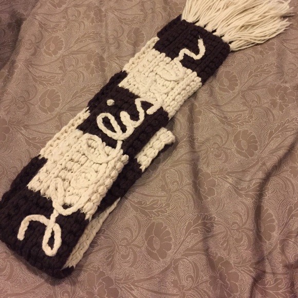 Hollister: Extra Long Wool/Rabbit Scarf