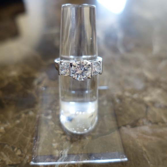 Medium 3 Crystal ring