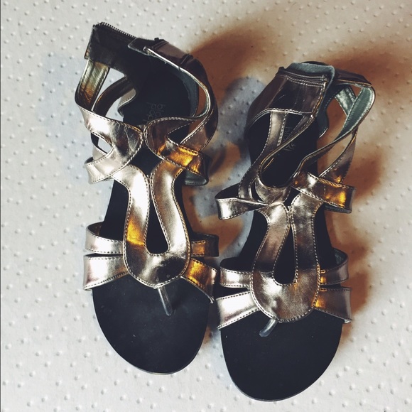Silver metallic sandal