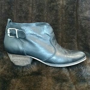 Gil Torres Booties