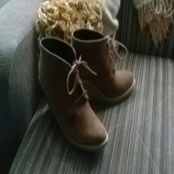 Suede boots ankle high dark camel colored