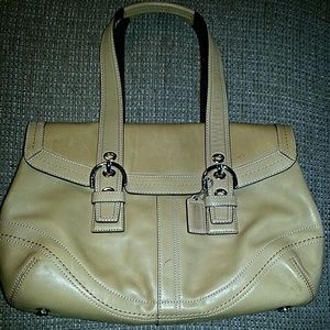 medium size tan purse medium size tan purse