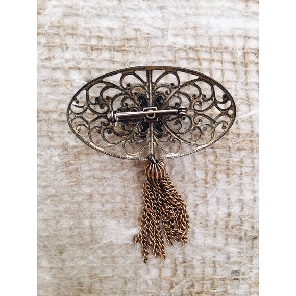 1960s tassel pin - Picture 2 of 2