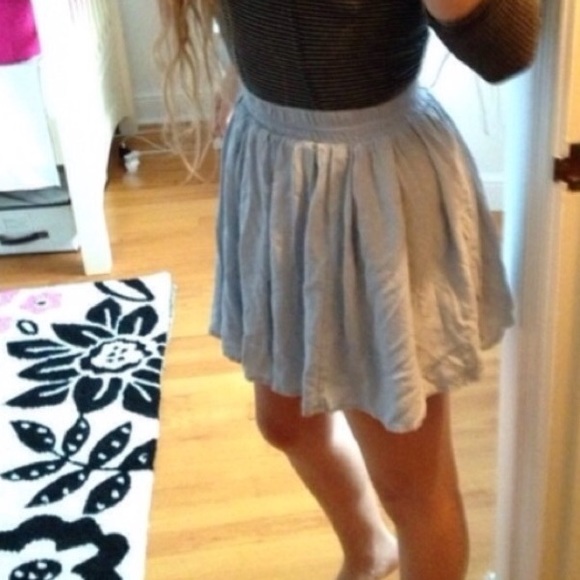 Blue Brandy Melville skirt - Picture 4 of 4