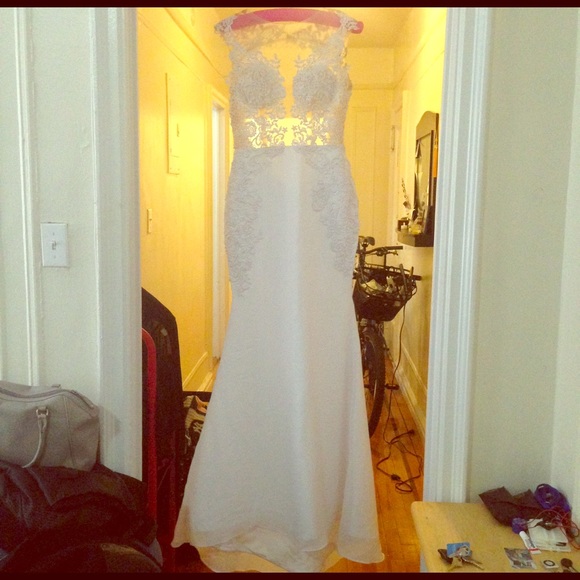 BRAND NEW Wedding dress, white size 2