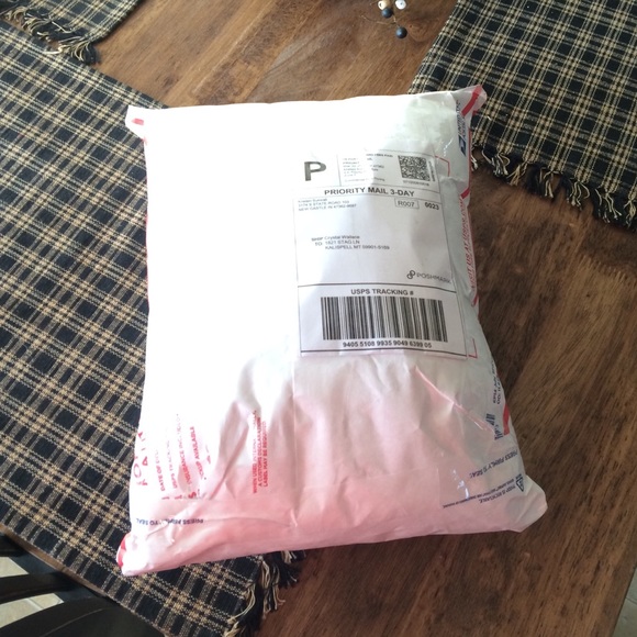 Shipping today 😃📦📬👍