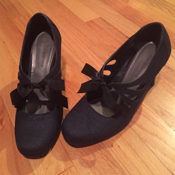 Navy blue heels