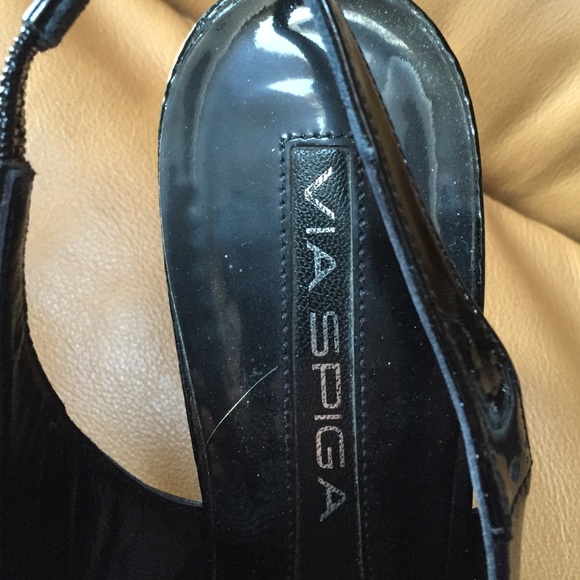 Shoes - Picture 2 of 4