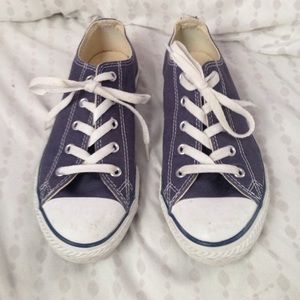 Navy blue converse