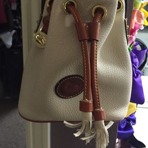 For @amandaleticia Dooney & Bourke Cross-body bag!