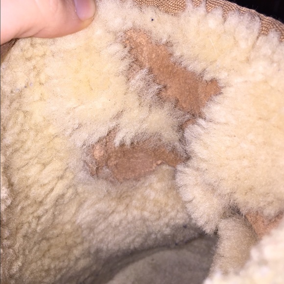 Chestnut uggs - Picture 2 of 4