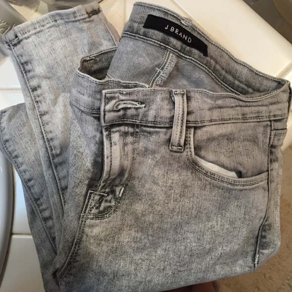J BRAND Skinny Jeans