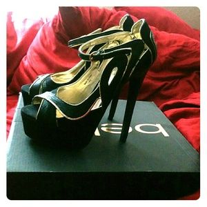 Black/gold High Heel