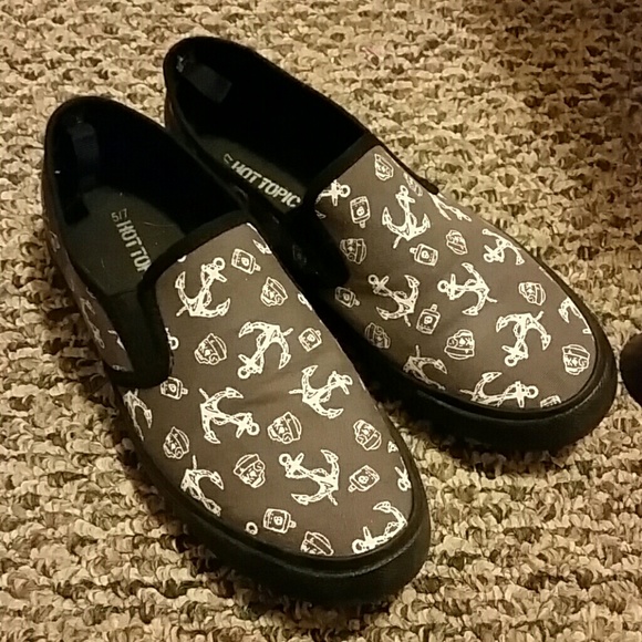 Hot topic shoes