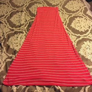 Maxi Skirt sz small. Red and white.