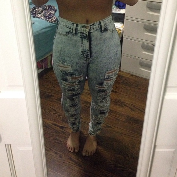 High wasted ripped jeans