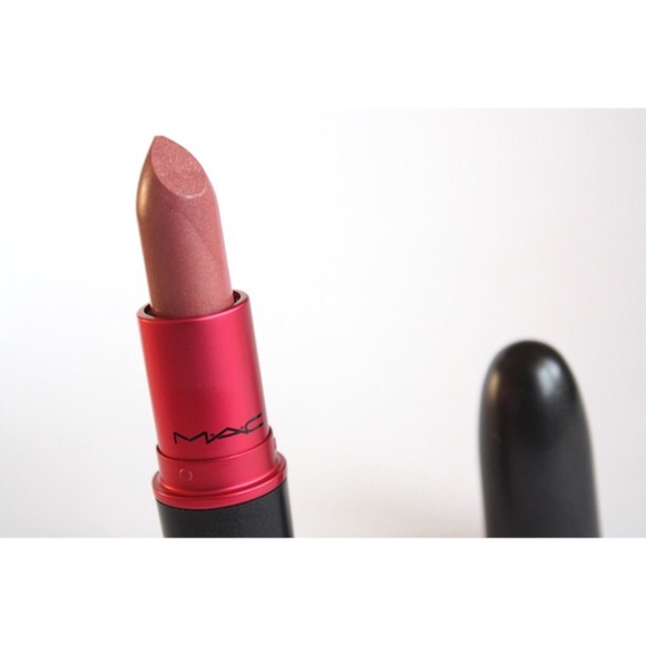 • mac viva glam v •