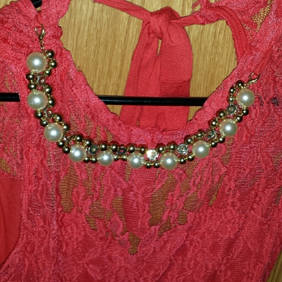 Coral lace tank top - Picture 3 of 3