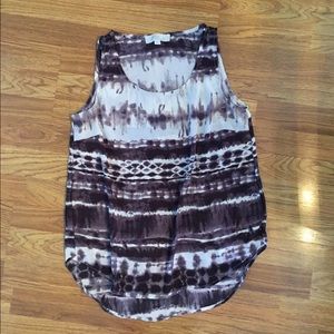 Sleeveless printed blouse