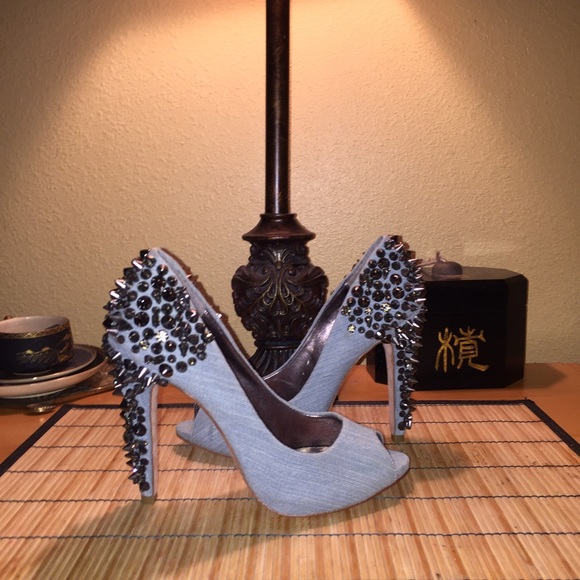 Sam Edelman Shoes - Sam Edelman Lorrisa Denim heel.