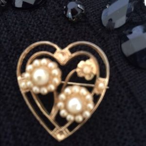 Vintage Gold & pearl Vintage Brooch.