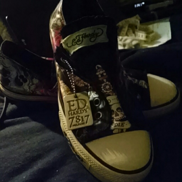 Ed Hardy never worn sneakers super cute and comfy