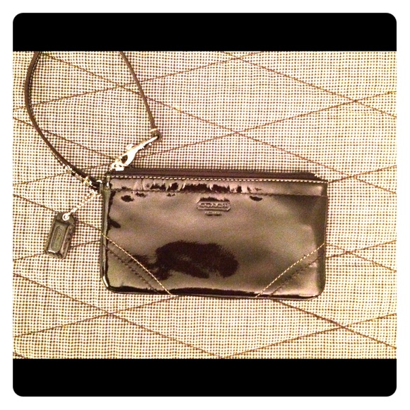 Coach Handbags - Coach wristlet