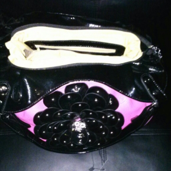 Handbag - Picture 3 of 4
