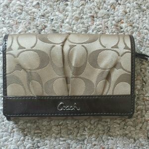 Coach  medium wallet with multiple compartment