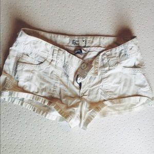 American Eagle White shorts