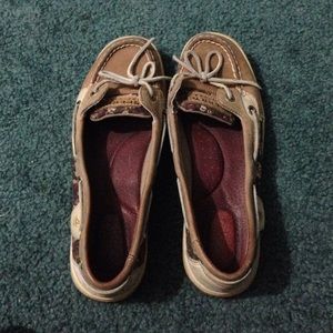 Womens tan sperrys