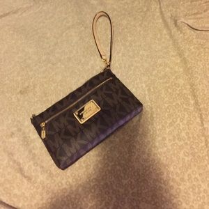 Michael kors wallet 😍😍and vs bra