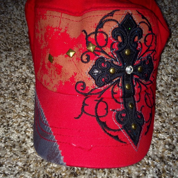 Embellished red hat - Picture 3 of 4
