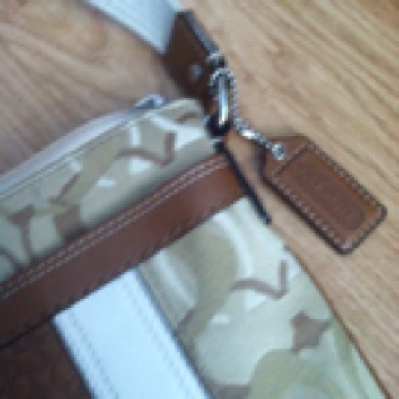 Coach cross body bag. Brown and white. - Picture 2 of 4