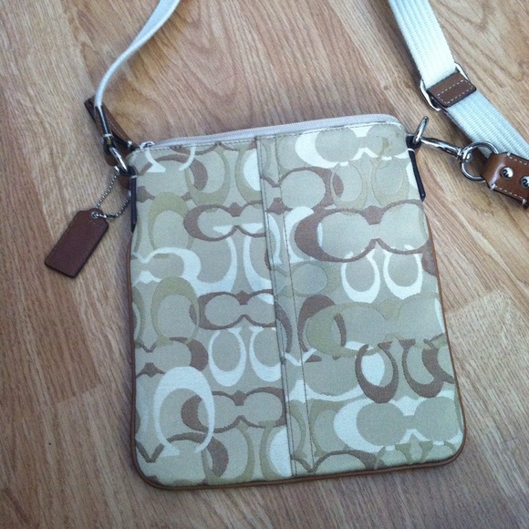 Coach cross body bag. Brown and white. - Picture 3 of 4