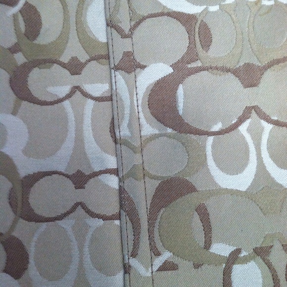 Coach cross body bag. Brown and white. - Picture 4 of 4