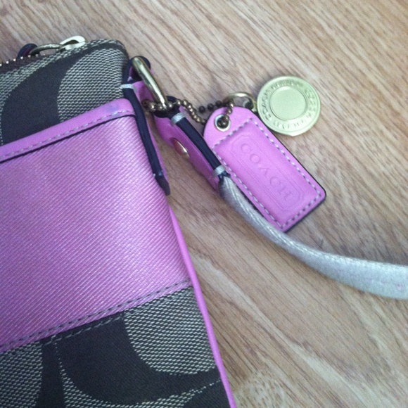 Coach cross body bag - Picture 2 of 4