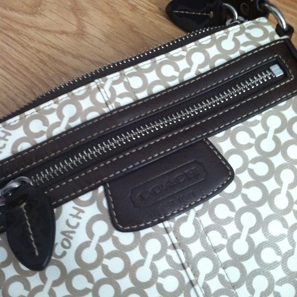 Coach cross body bag - Picture 2 of 4