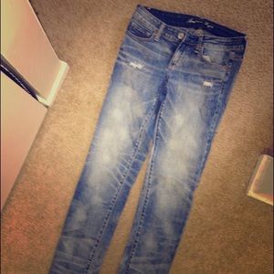 light wash American Eagle jeans!!